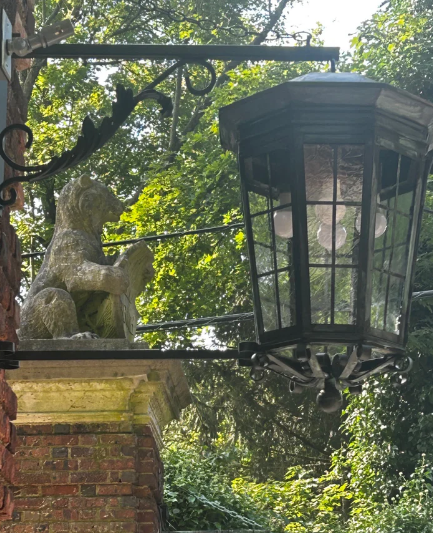 Lantern Lighting Options (Lanterns Shown Are Not Included)