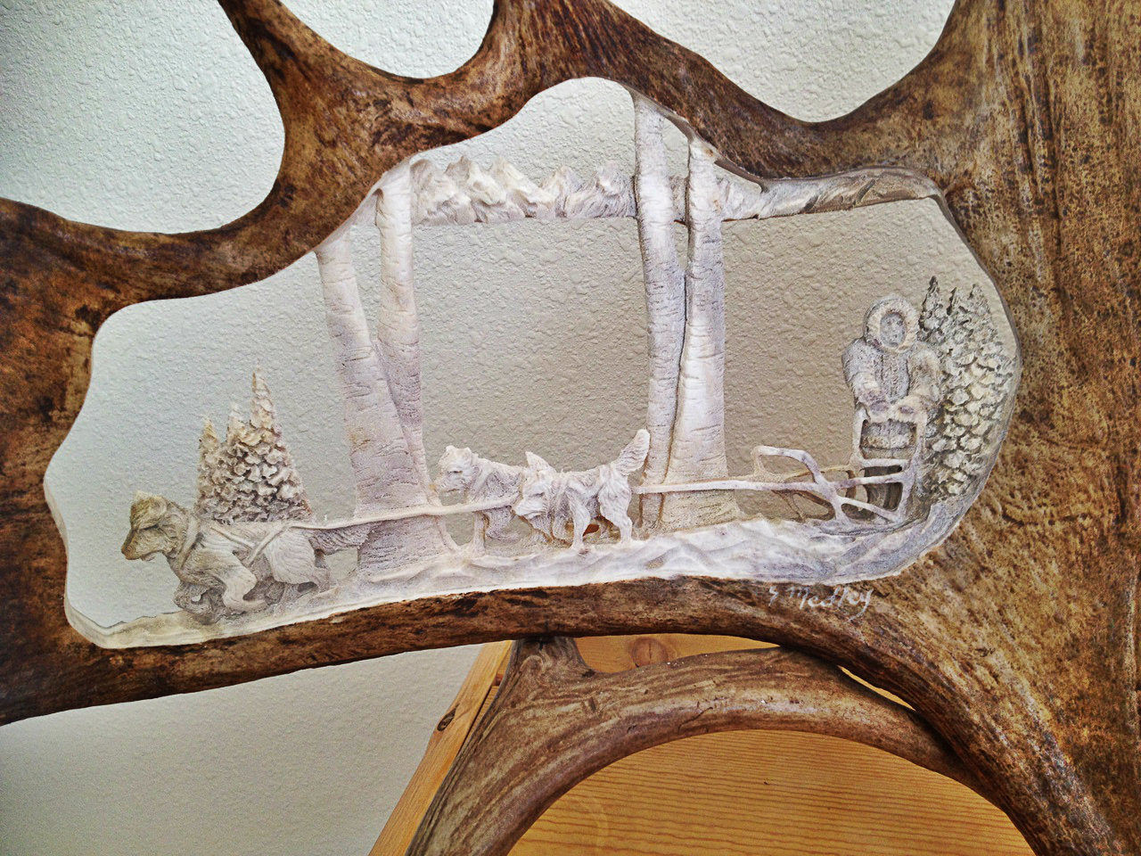 Iditarod Sled Dogs Moose Antler Carving