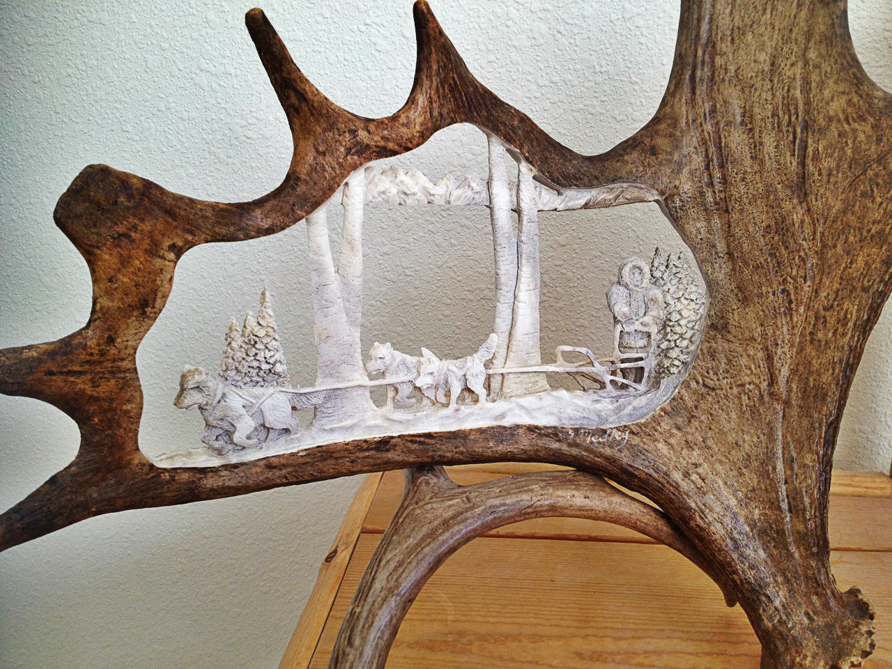 Iditarod Sled Dogs Moose Antler Carving