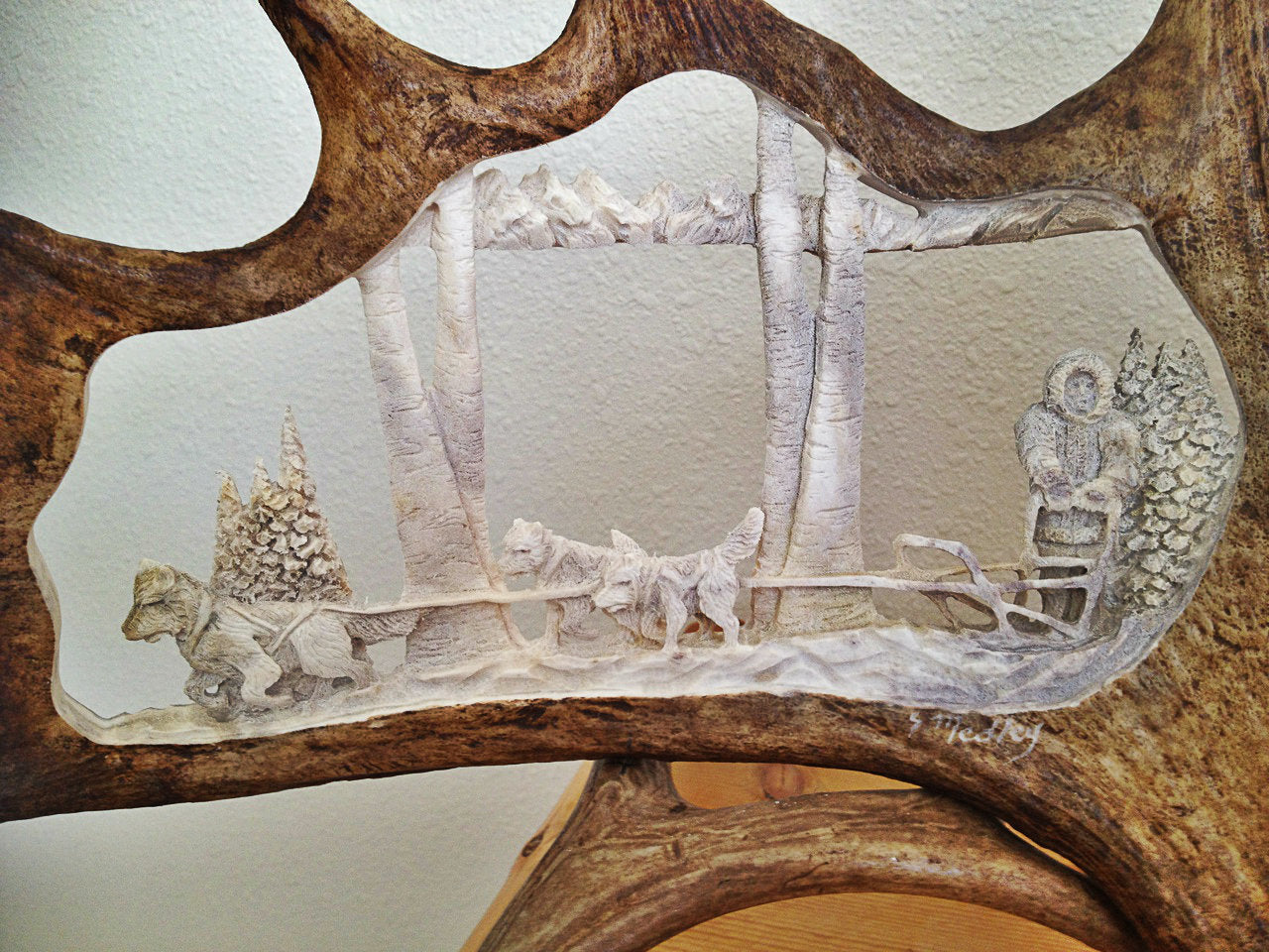 Iditarod Sled Dogs Moose Antler Carving