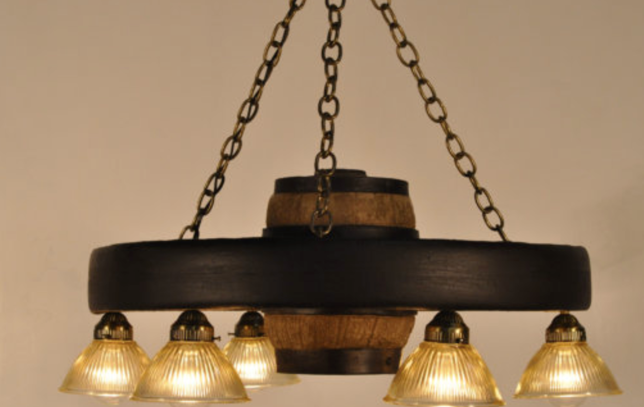 RUSTIC WAGON WHEEL CHANDELIER