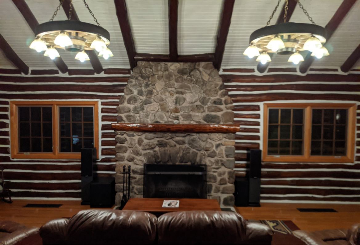 RUSTIC WAGON WHEEL CHANDELIER