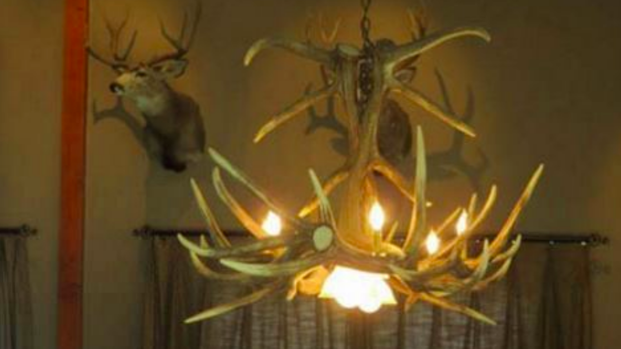 FAUX ANTLER CHANDELIER