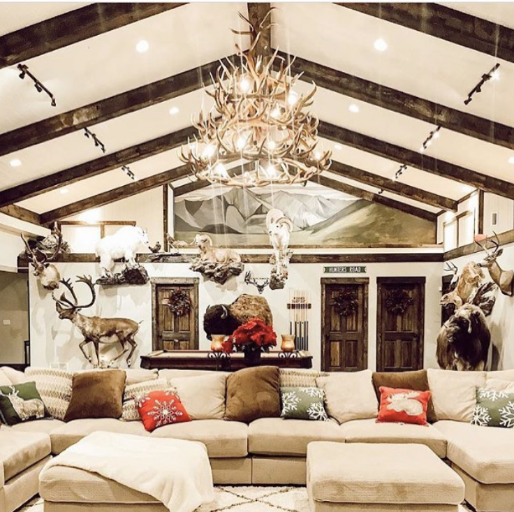 FAUX ANTLER CHANDELIER