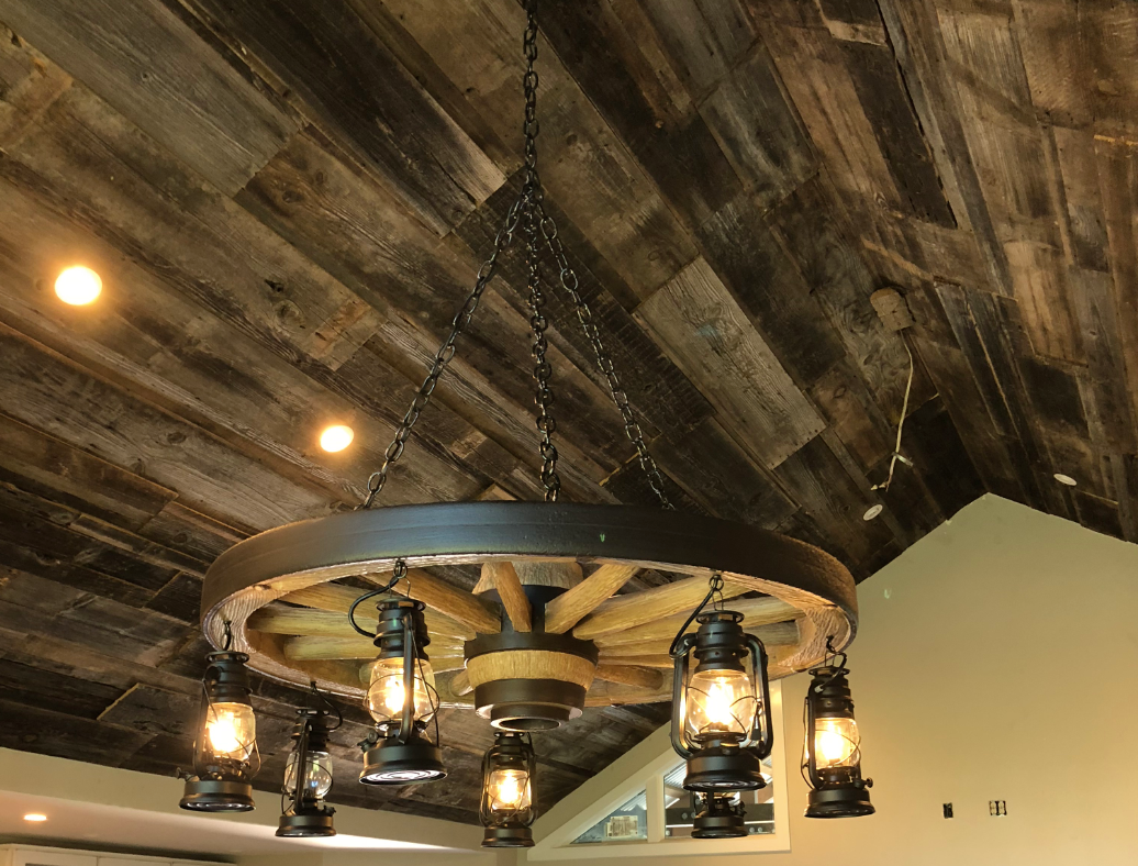 RUSTIC WAGON WHEEL CHANDELIER