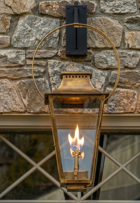 St. James Wood Dale Copper Lantern With Top Curl – TetonLighting™