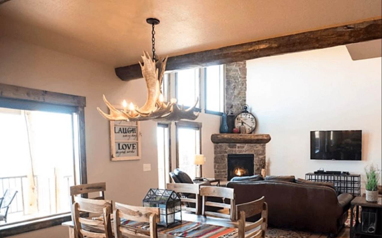 FAUX ANTLER CHANDELIER